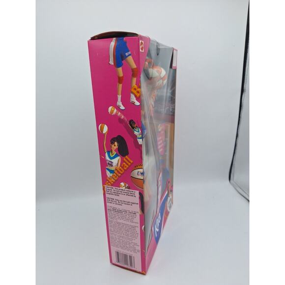 41)VINTAGE WNBA's KIRA DOLL FROM THE FRIEND OF BARBIE COLLECTION. - Picture 5 of 10